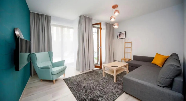 Very Berry - Maratonska 3 - Business Apartment, garden, check in 24h, Забронировать Апартаменты/квартира Отели Познани с парковкой, рядом с ABC Gallery, Парковка