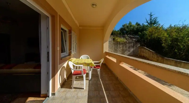 Apartments Esad, Забронировать Апартаменты/квартира Корнич остров Крк