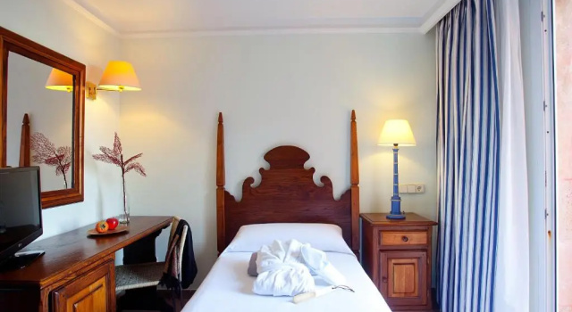 Одноместный номер Standard Hotel Cala Sant Vicenç - Adults Only