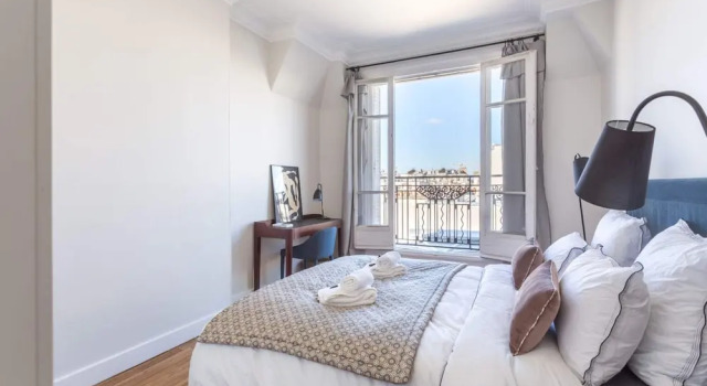 Designer Apartment - Eiffel Tower View!