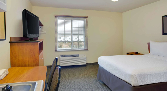 Люкс WoodSpring Suites Raleigh Northeast Wake Forest