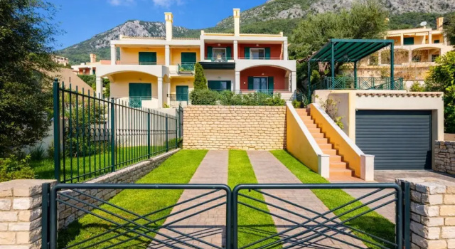 Golden Tiara Apartment