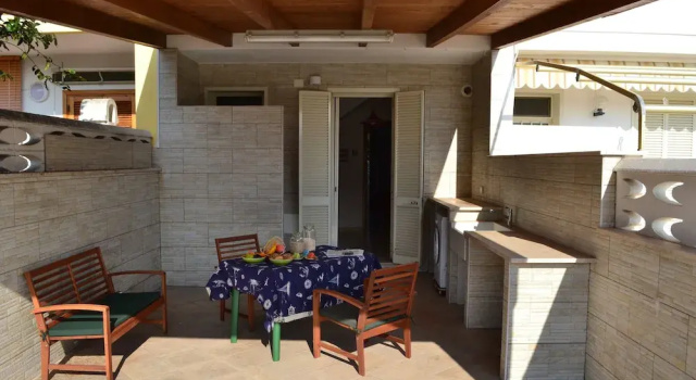 Коттедж с 2 комнатами Two-story House in San Foca With Outdoor Spaces and air Conditioning