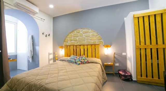 TOLEDO H. NAPOLI CENTRO by ClaPa Group Dislocated Hospitality, Забронировать Гостевой дом Неаполь Кампания, рядом с Площадь Пьяцца-Беллини
