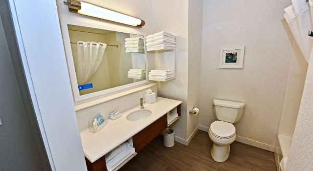 Четырёхместный номер Standard Hampton Inn By Hilton Kirksville MO
