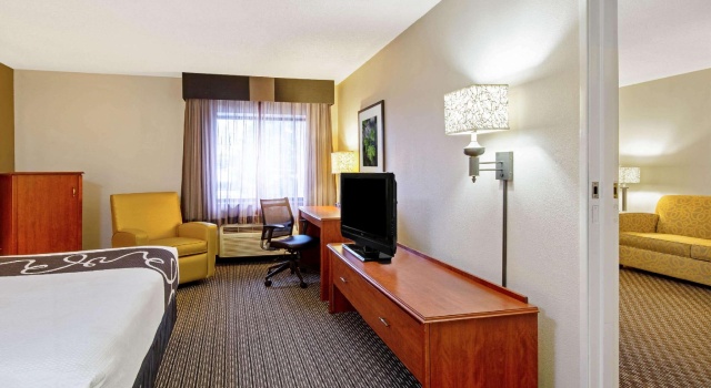 Двухместный люкс La Quinta by Wyndham Harrisburg Airport Hershey