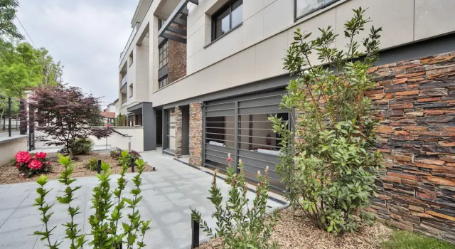 Blue Night International 69