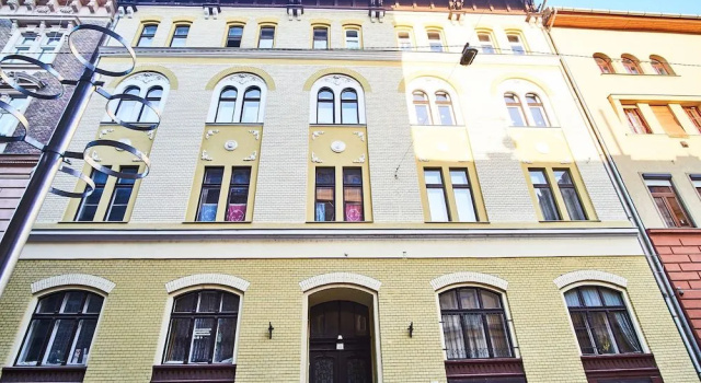 Baron Apartment Budapest, Забронировать Апартаменты/квартира Будапешт Центральная Венгрия, рядом с Станция метро Blaha Lujza Square