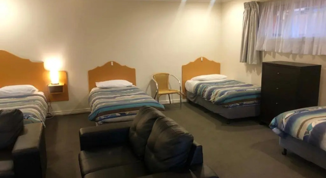 Семейный номер Standard Sheffield Motor Inn
