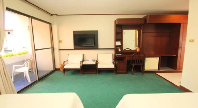 Baan Busarin Hotel