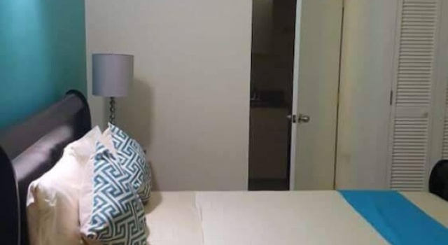 Exclusive Home Away from Home Retreat, Đặt Nhà nghỉ dưỡng Khách sạn tại Portmore có Hồ bơi, Hồ bơi