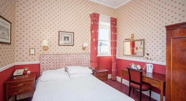 Двухместный номер Standard The Royal Hotel