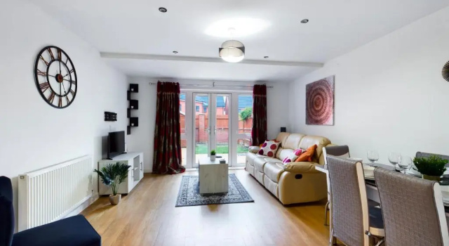 Коттедж Cheerful 5-BDR/3-BATH House w/ Free Parking