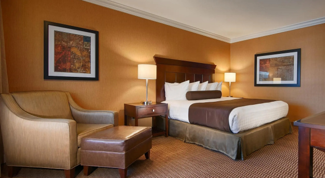 Номер Standard Best Western Plus Carriage Inn