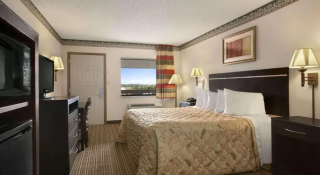 Номер Standard Days Inn by Wyndham Grantville