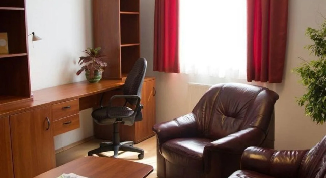 Uni-Hotel Dikotthon, Забронировать Отель Мишкольц 
