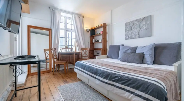 Plush Studio Flat in White City, Забронировать Апартаменты/квартира Лондон Большой Лондон, рядом с Латимер Роуд