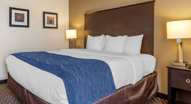 Двухместный номер Standard Comfort Inn Wings Stadium