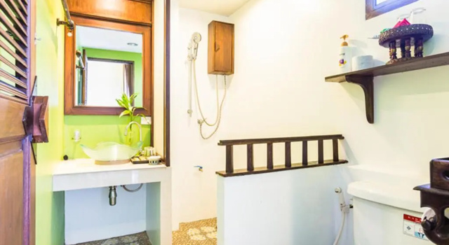 Номер Standard с балконом Ban Kong Rao Guesthouse - Quiet Santitham Oasis - Charming Garden & Mountain Views