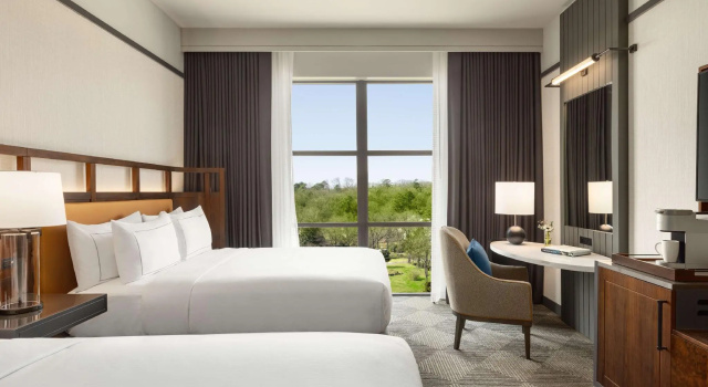 Четырёхместный номер Standard Valley Hotel Homewood Birmingham - Curio Collection By Hilton