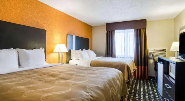 Четырёхместный номер Standard Quality Inn Great Bend