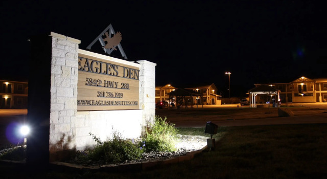 Eagles Den Suites Kenedy a Travelodge by Wyndham, Rezervasyon Otel Kenedy Teksas