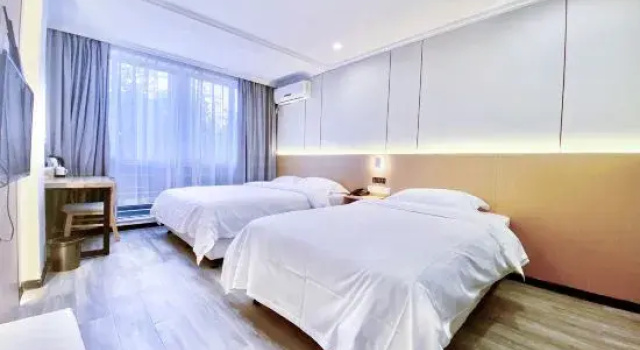 Poli Light Hotel (Beilun Port Area)