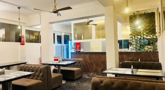 Capital O 70193 Hotel Royal Grand Inn, Забронировать Отель Гачибоули 