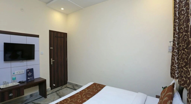 Hotel Royal Inn by OYO Rooms, Забронировать Отель Отели штата Уттар-Прадеша с завтраком, Завтраки
