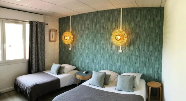 Трёхместный номер Standard Contact Hôtel Le Provence