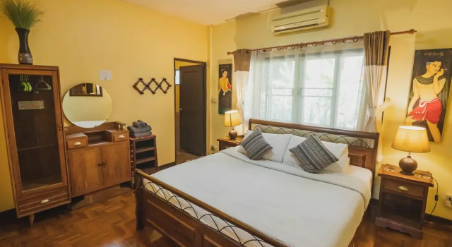 Joys House & Tour, Забронировать Отель Отели провинции Чианг Мая с парковкой, Парковка