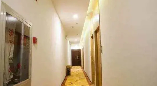 Holiday Inn Shanghai Xintun, Boek Hotel Shanghai Shanghai