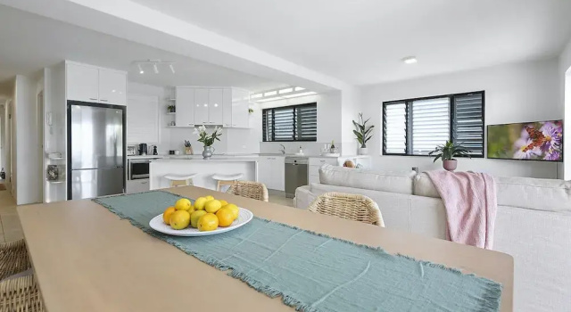 Апартаменты Deluxe Crystal Shores Sunshine Beach