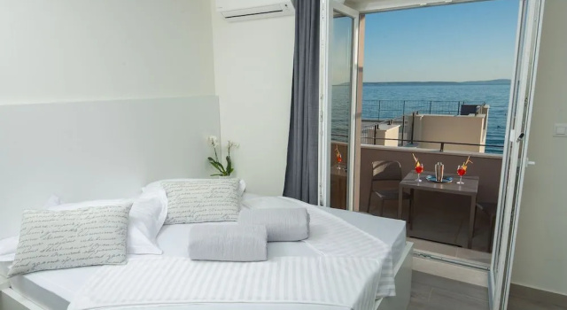 Seaside Luxury Suites, Забронировать Апартаменты/квартира Отели в центре Подстраны, в центре