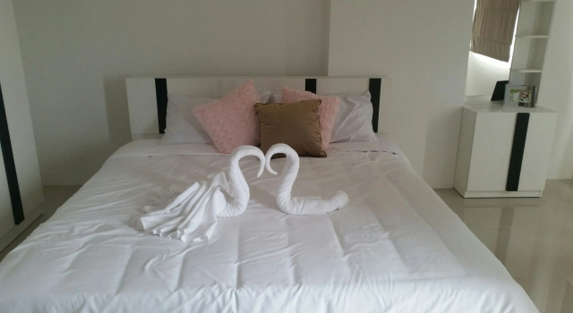 Trio Gems Condo, Pattaya Thailand, Забронировать Отель Джомтьен-Бич 