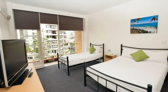 Islander Backpackers Resort, Забронировать Курортный отель Серферс-Парадайс Голд-Кост, рядом с SkyPoint Observation Deck