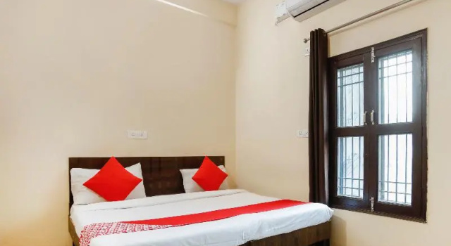 OYO Flagship 71229 Krishna Residency, Забронировать Дом для отпуска Коттеджи штата Уттар-Прадеша, Коттедж