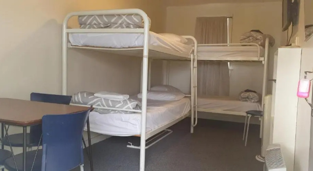 Четырёхместный номер Standard Camellia Court Family Motel