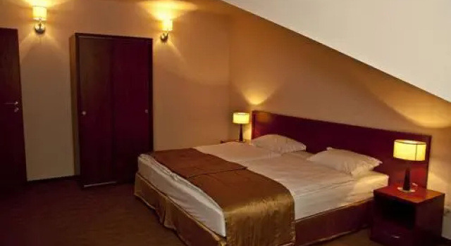 Hotel Vis a Vis Łańcut, Забронировать Отель Отели Ланьцут 3 звезды, 3*