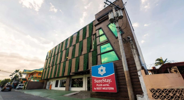 SureStay Plus Hotel by Best Western AC LUXE Angeles City, Rezerwuj Hotel Hotele w Angeles z Basenem, Basen