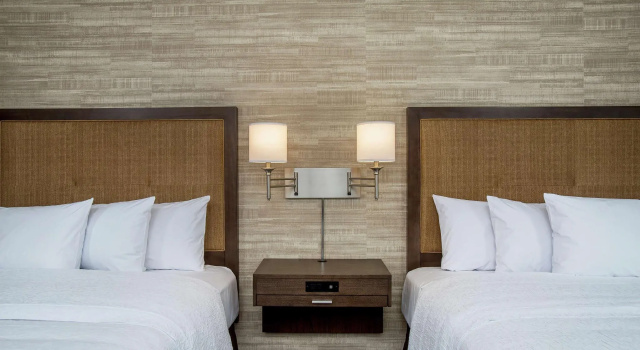 Четырёхместный номер Standard Hampton Inn & Suites Oahu Kapolei