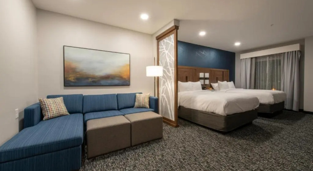 Четырёхместный люкс Executive Comfort Suites Greenville Airport