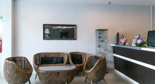 OYO 237 Sri Senawang Hotel, Забронировать Отель Сенаванг Негри-Сембилан