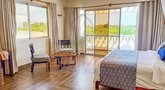 Вилла Luxurious 5-Bedroom Villa with Private Pool in Diani