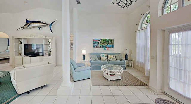 Waterfront W/ Screened Lanai, Pool & Kayaks 4 Bedroom Home, Забронировать Дом для отпуска Кейп-Корал Southwest Florida