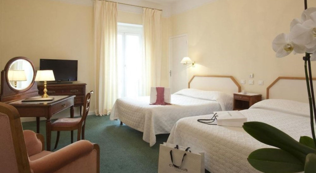 Logis Hotel Royal Saint-Mart, Забронировать Отель Шамальер Пюи-де-Дом