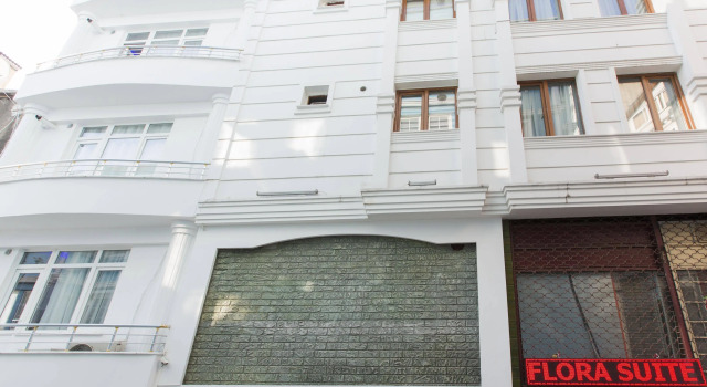 Flora Suite, Забронировать Отель Бейоглу Стамбул, рядом с Clinicana Hair Transplant and Esthetic Surgeries