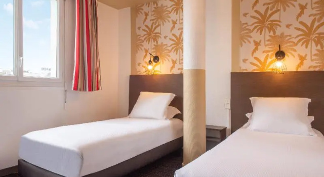 Двухместный номер Standard с балконом The Originals City, Hôtel de l'Europe, Saint-Nazaire