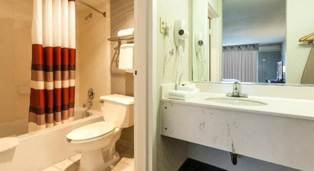Двухместный номер Superior Red Roof Inn & Suites DeKalb