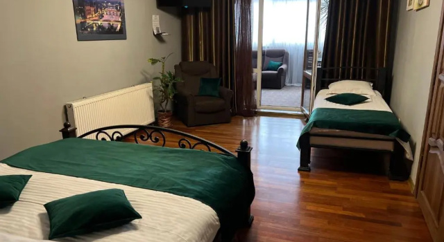 Kuznya, Varaa Hotelli Ivano-Frankivsk hotellit, joissa on uima-allas, Uima-allas